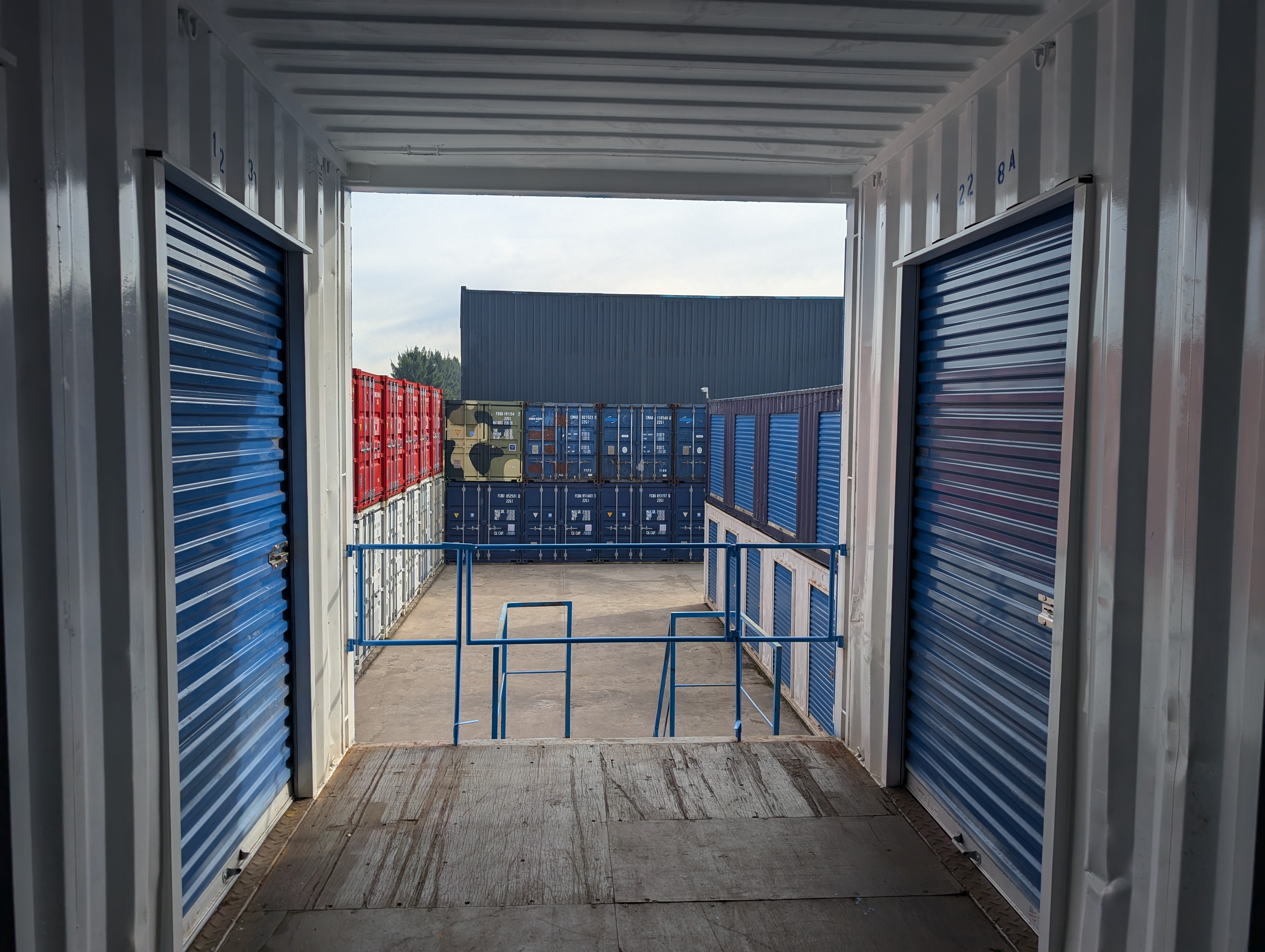 Acceso vehicular a containers de BlueBox Canning, Buenos Aires